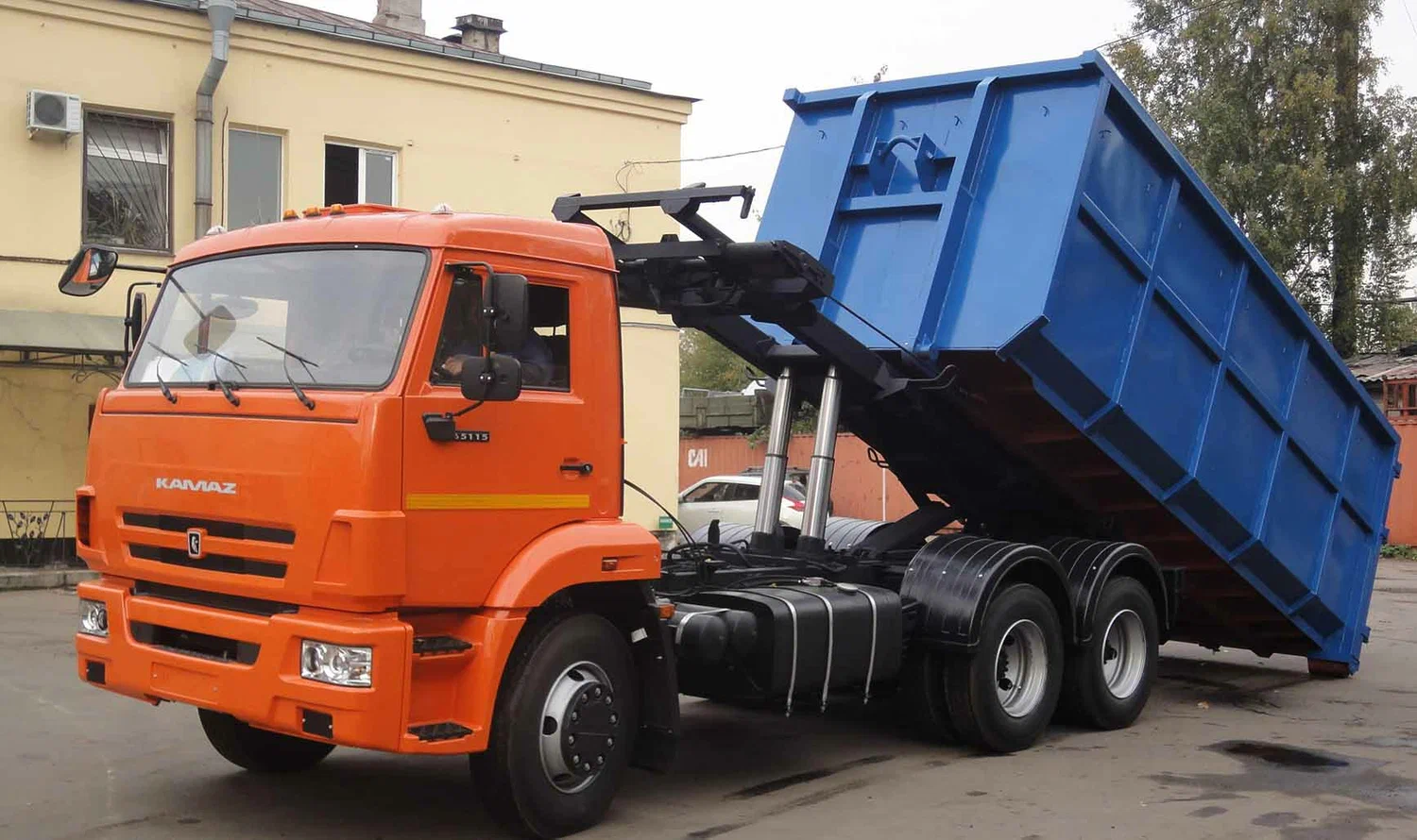 Вывоз мусора мультилифтом в Нижнем Новгороде от ПроМусор: аренда мультилифта 27 м3 и 20 м3, цена от 2501 руб