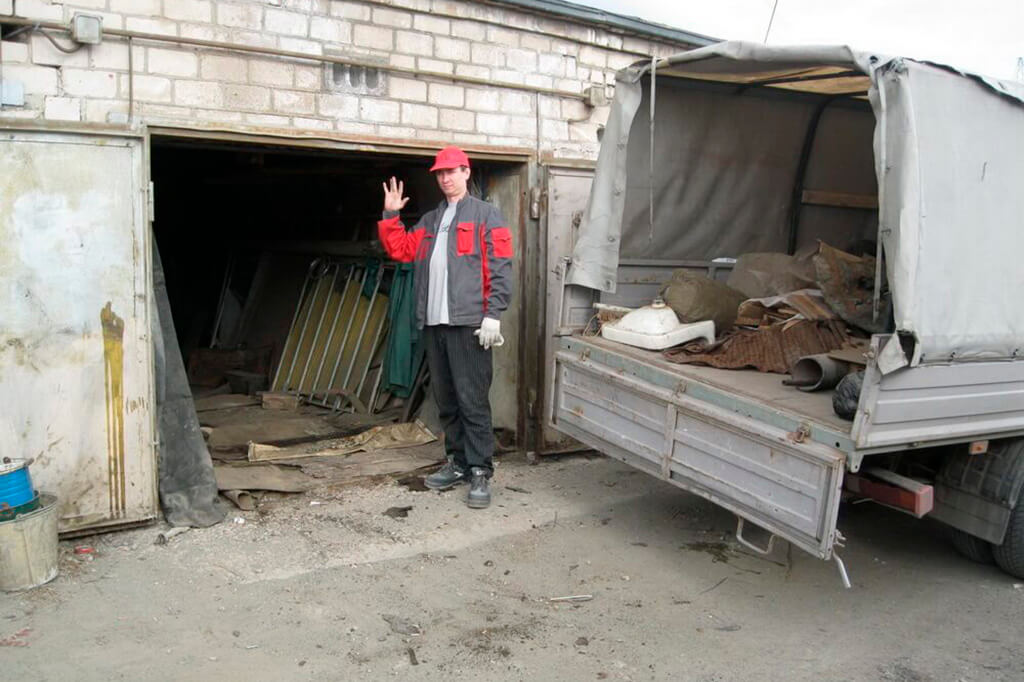 Вывоз мусора, хлама и старых вещей из гаража в Нижнем Новгороде от ПроМусор — услуги от 2449 руб., срочно и недорого