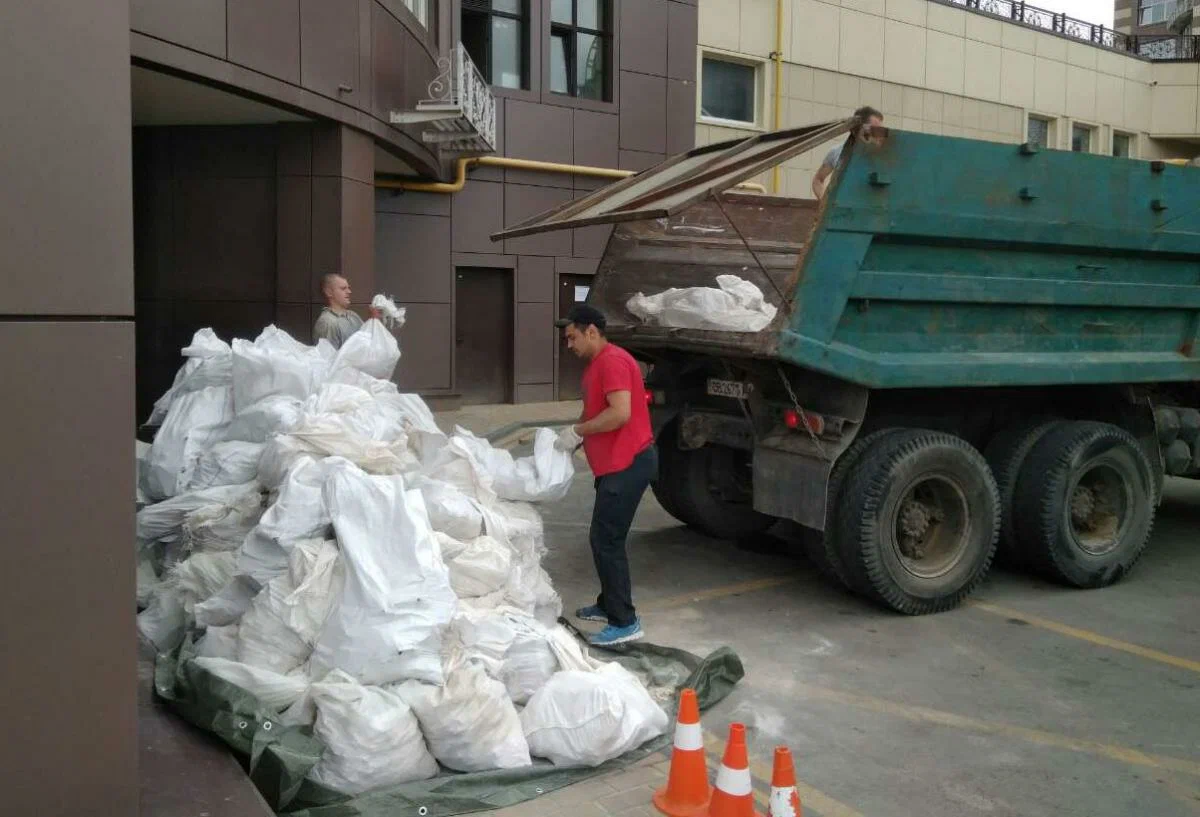 Вывоз мусора из подвала в Нижнем Новгороде от ПроМусор – уборка, разбор завалов и очистка, цены от 2501 руб