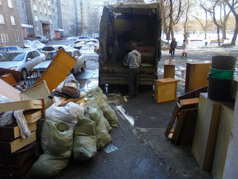 Вывоз мусора из подвала с утилизацией в Нижнем Новгороде в октябре